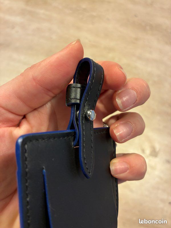 Étiquette en cuir pour bagages (image 6)