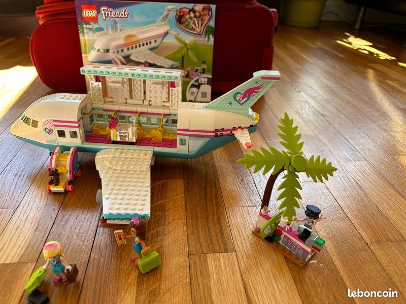 LEGO Friends - L'avion de Heartlake City - 41429 (image 1)