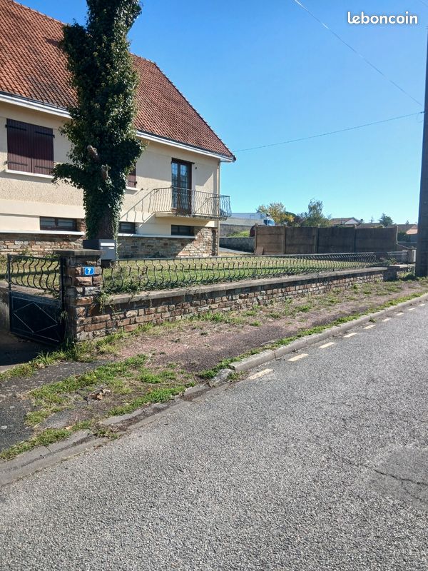Maison 7 pièces 213 m² · à Bressuire · 213 m² · 130 000 €