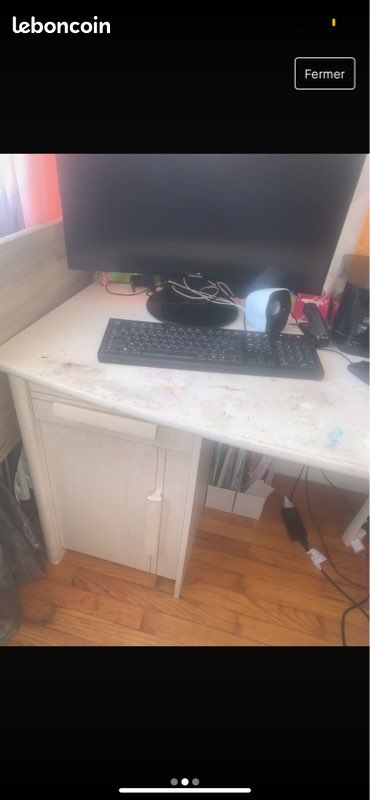 Bureau (image 1)