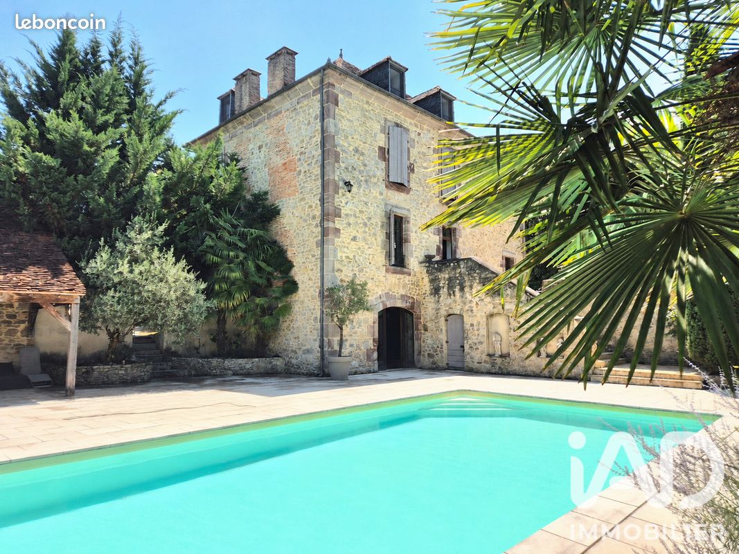 Maison 13 pièces 300 m² · à Vayrac · 300 m² · 585 000 €