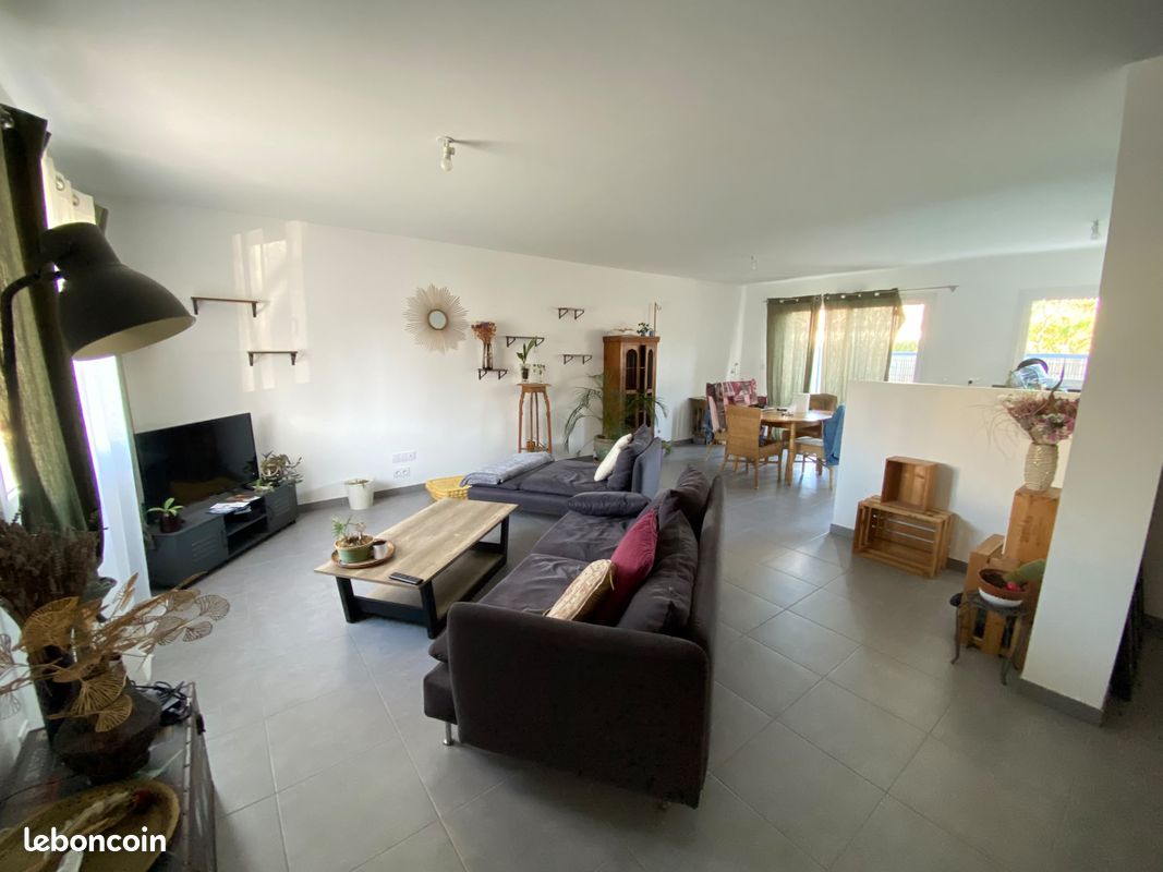 Maison 5 pièces 112 m² · à Montauban-de-Bretagne · 112,3 m² · 1 050 €/mois