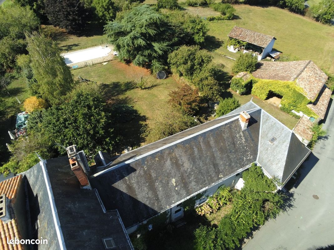 Maison 14 pièces 284 m² · à Archigny · 284 m² · 290 000 €