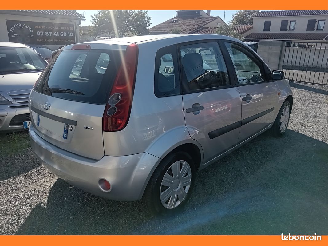 Ford Fiesta V restylée 1.4 TDCi 68cv Senso+ -04cv- 219 000 kms (image 3)