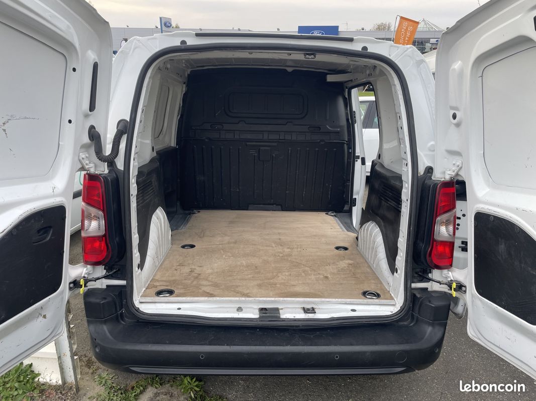 Peugeot Partner Standard 650kg BlueHDi 100ch S&S Premium 52870 kms (image 3)