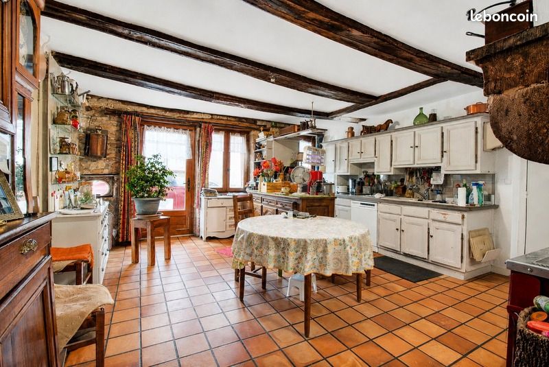 Maison 7 pièces 144 m² · à Dole · 144 m² · 210 000 €