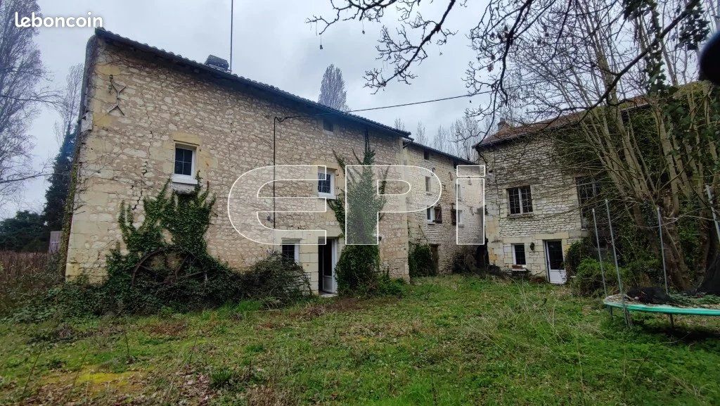 Maison 9 pièces 290 m² · à Les Trois-Moutiers · 290 m² · 178 500 €