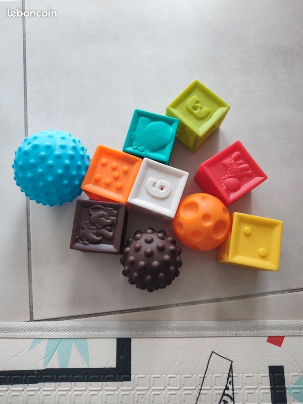 Cubes + balles d eveil (image 1)