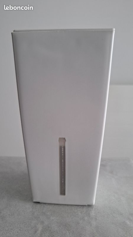 Pot à réserve d'eau (image 1)