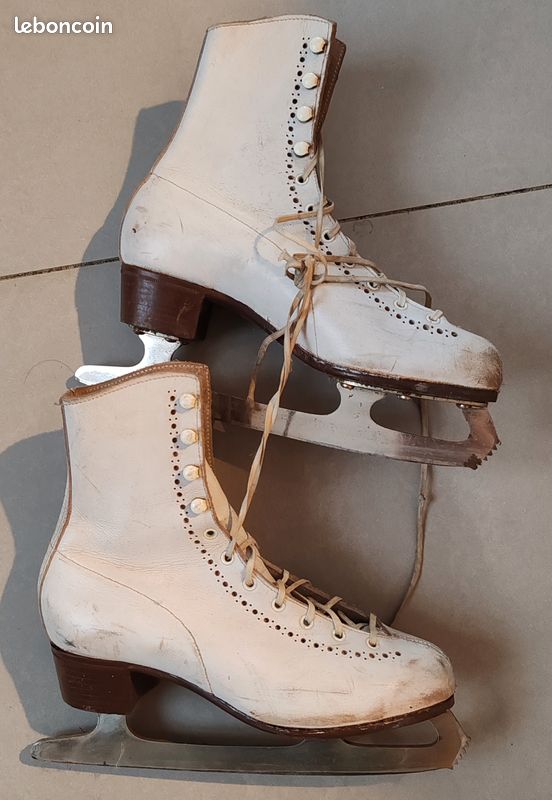 Ancienne paire de patins à glace professionnelle Made in Canada - Décoration