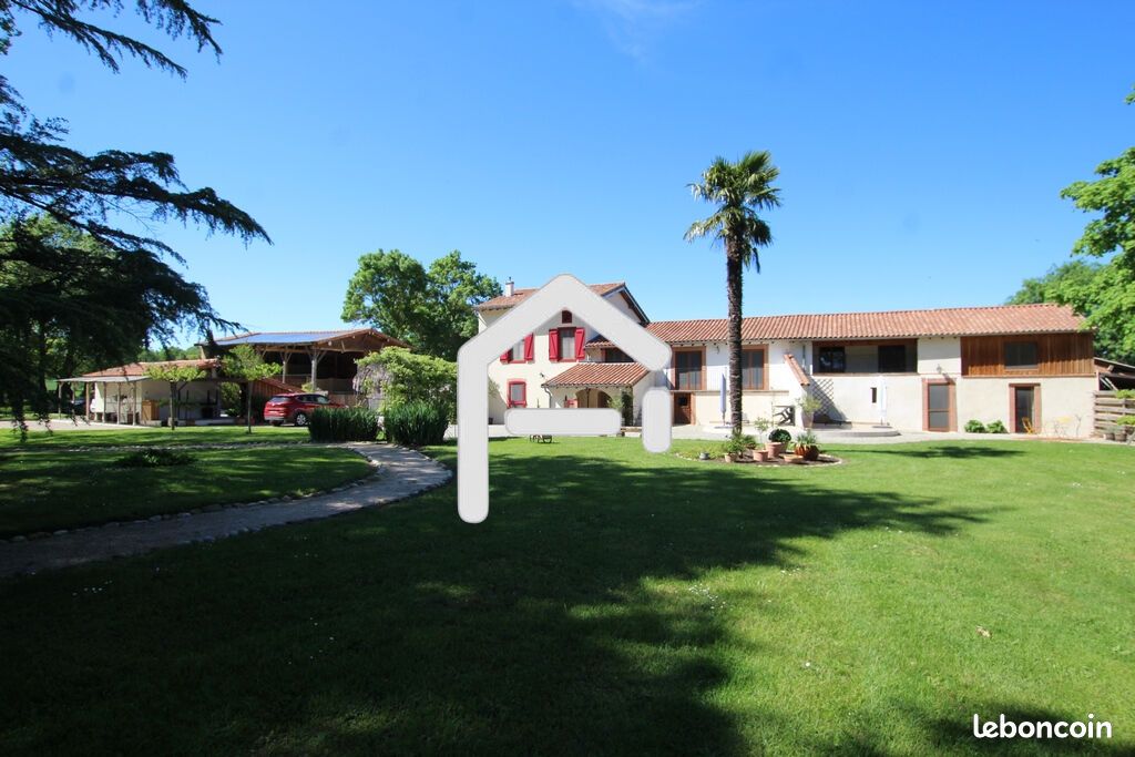 Maison 11 pièces 375 m² · à Pamiers · 375 m² · 610 000 €