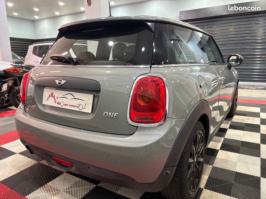 MINI MINI 3 3 Portes One 1.5 i 12V 102 cv (image 7)