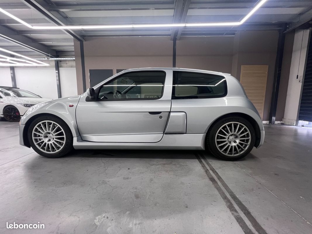 Renault Clio 3.0 V6 230ch/N°1609/Distribution Neuve/Clim (image 6)