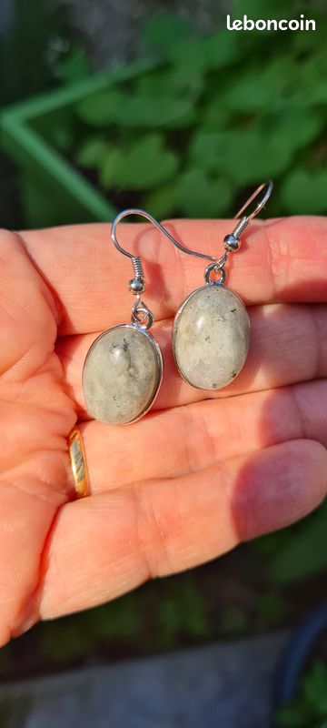Pierres et Minéraux. Boucles d'oreilles Labradorite (image 1)