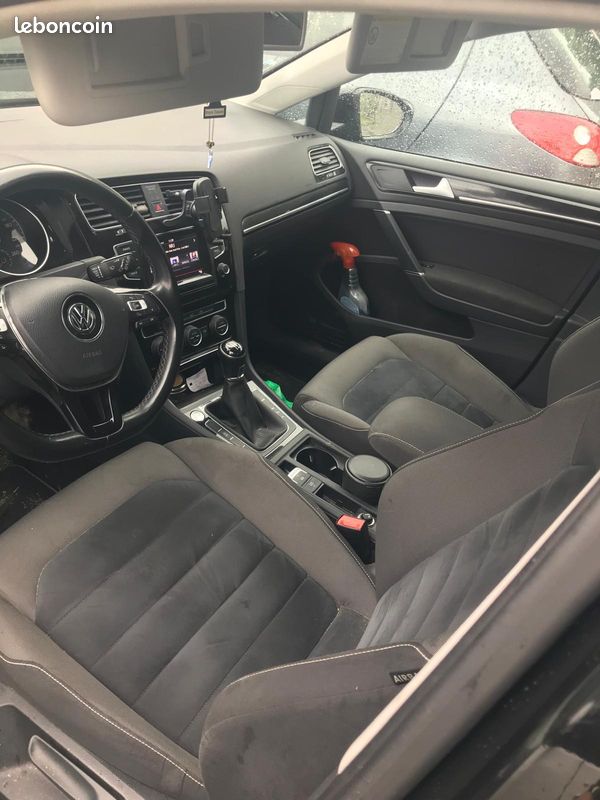 Volkswagen Golf 7 2.0 TDI 150 CH Carat (image 3)