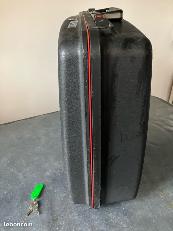 Grande Valise Delsey Noire – Occasion Très Bon État, Avec Clé Et Code