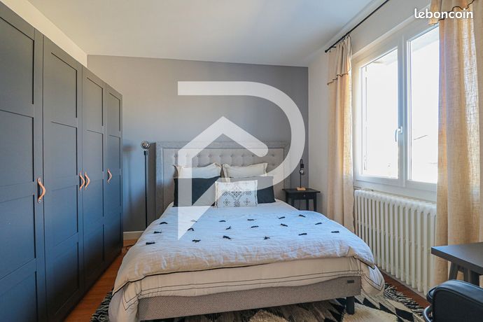 https://img.leboncoin.fr/api/v1/lbcpb1/images/15/27/2e/15272e34584aef33e011ac2976b9a9a4515053bf.jpg?rule=ad-image