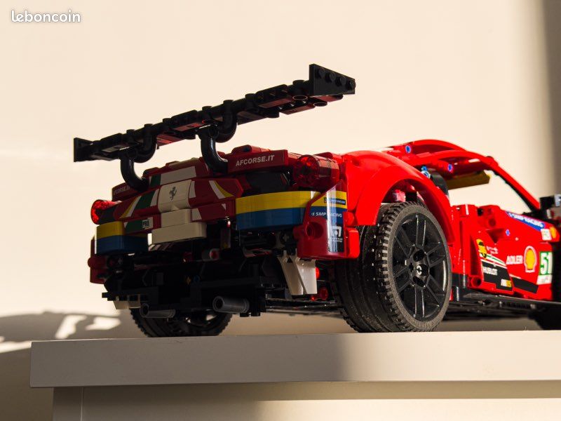 LEGO Technic 42125 - Ferrari 488 GTE AF CORSE (image 12)