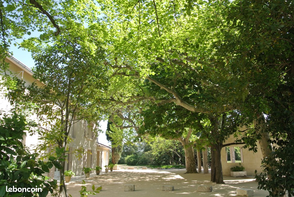 Maison 6 pièces 170 m² · à Châteaurenard · 170 m² · 2 800 €/mois
