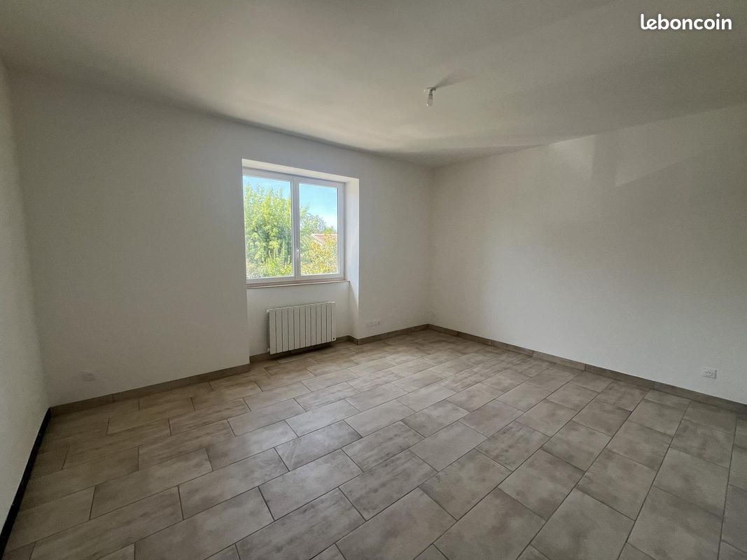Maison 3 pièces 100 m² · à Priay · 100 m² · 915 €/mois