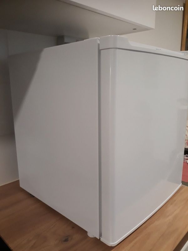 Réfrigérateur bar PROLINE Équipements pour restaurants & hôtels