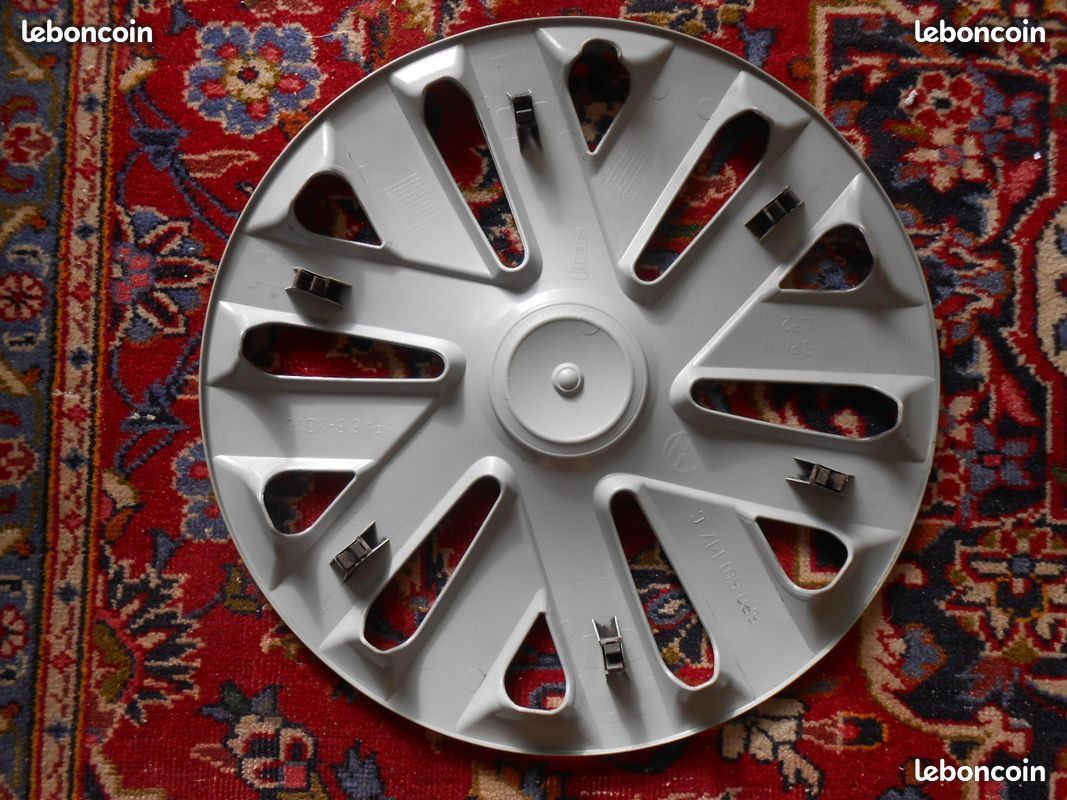 1 Enjoliveur VW en 15" pour Polo 5 ou 6 et Golf avec fixation par clips (image 3)