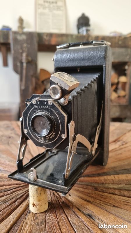 Appareil photo vintage Brownie junior six-16 - Photo, audio