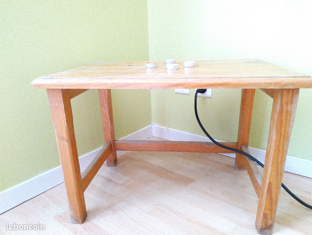 Table (image 3)