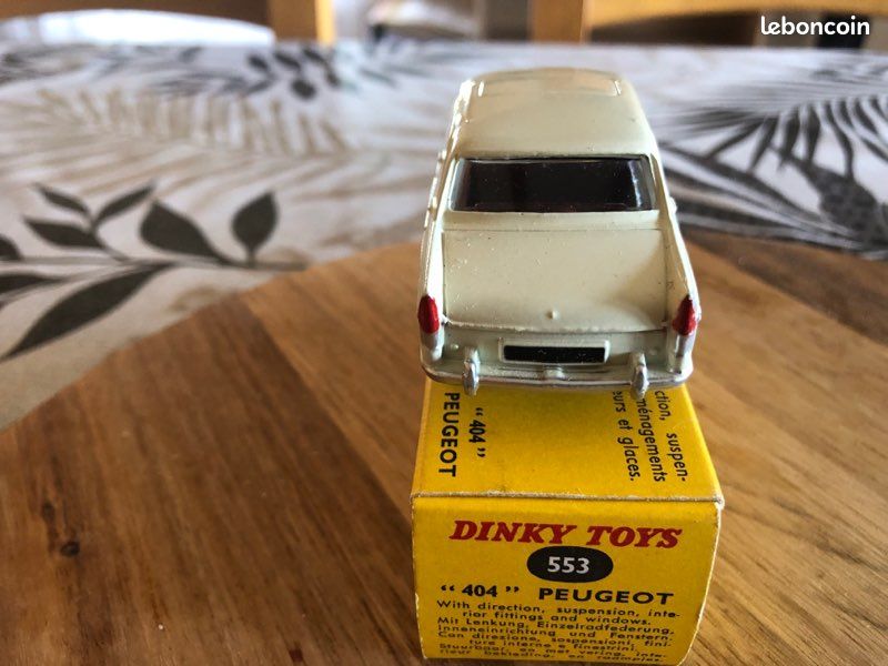 Dinky Toys Peugeot 404 2ème Type - Réf. 553, Années 1962-1967 - Occasion Bon état