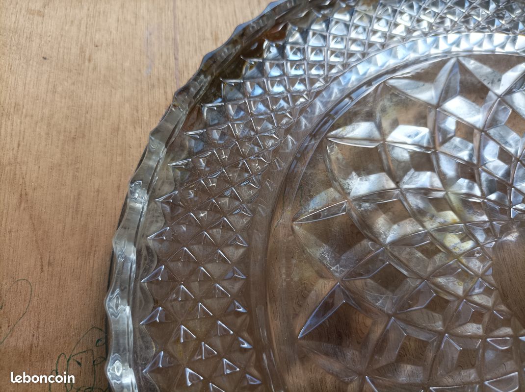Dessous de plat en verre ou cristal taillé cerclé métal argenté (image 4)