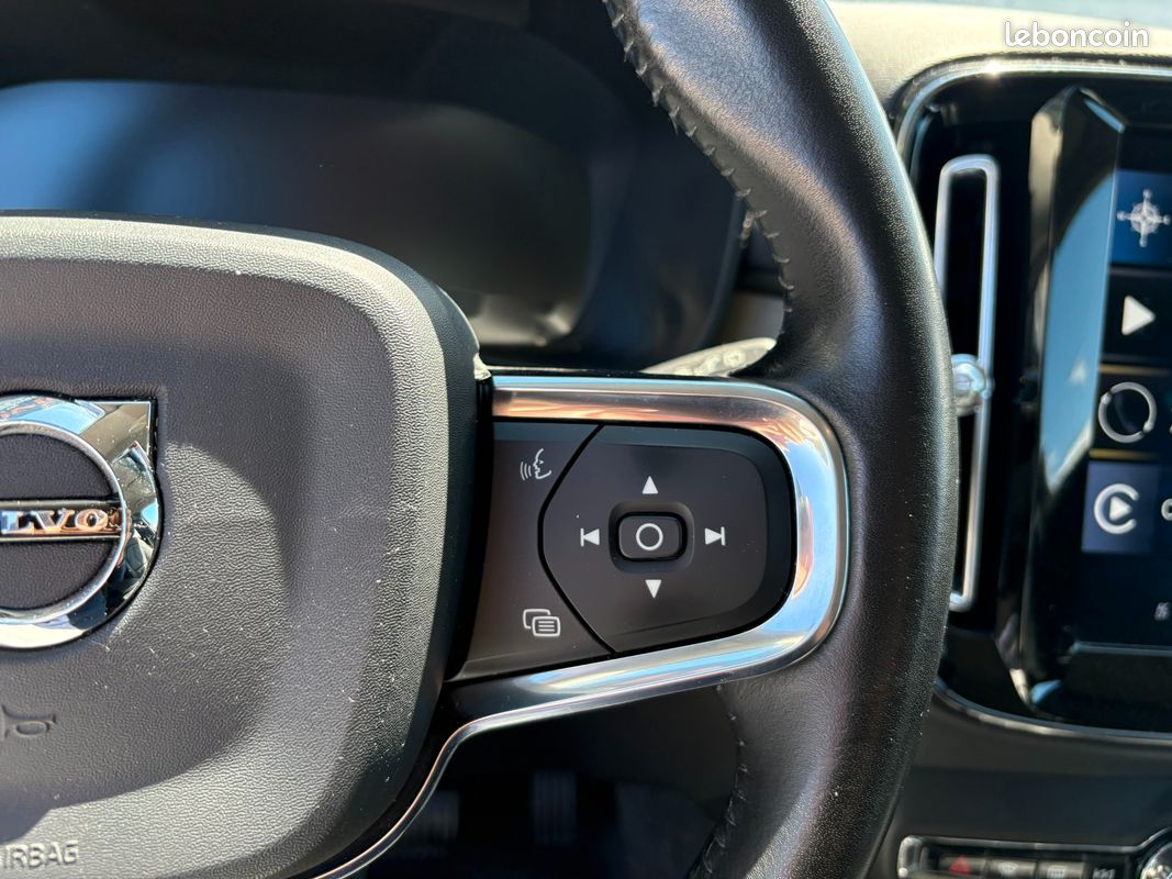 VOLVO XC40 D3 ADBLUE 150CH INSCRIPTION GEARTRONIc 8 (image 21)
