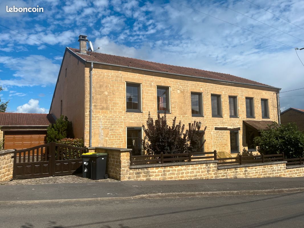 Maison 7 pièces 352 m² · à Vrigne-Meuse · 352 m² · 360 000 €