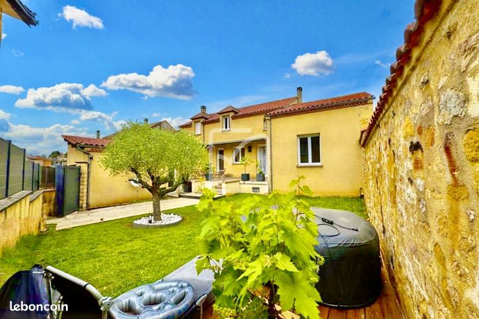 Maison de ville 9 pièces 281 m²