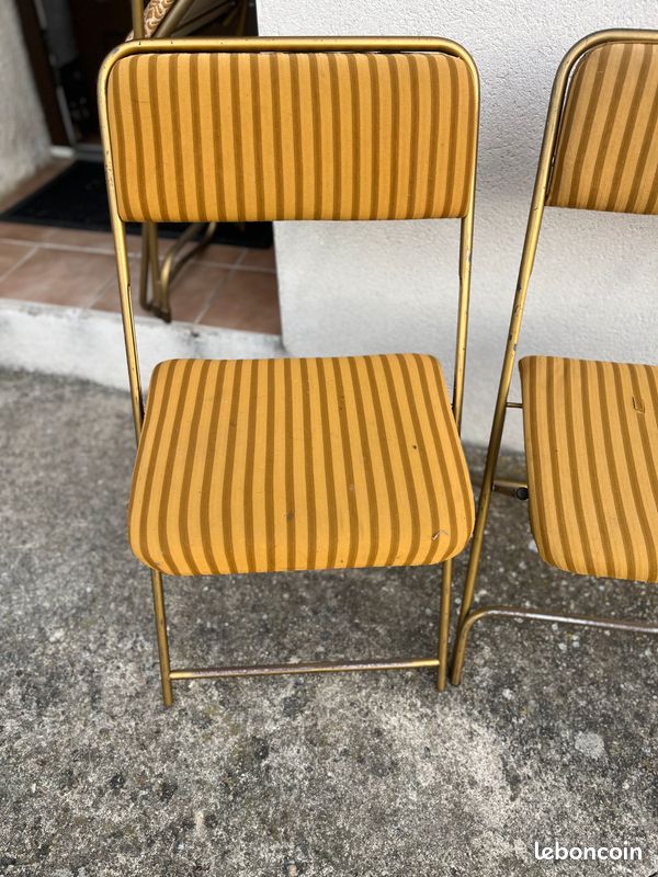 Lot de deux chaises, 1970 (image 3)