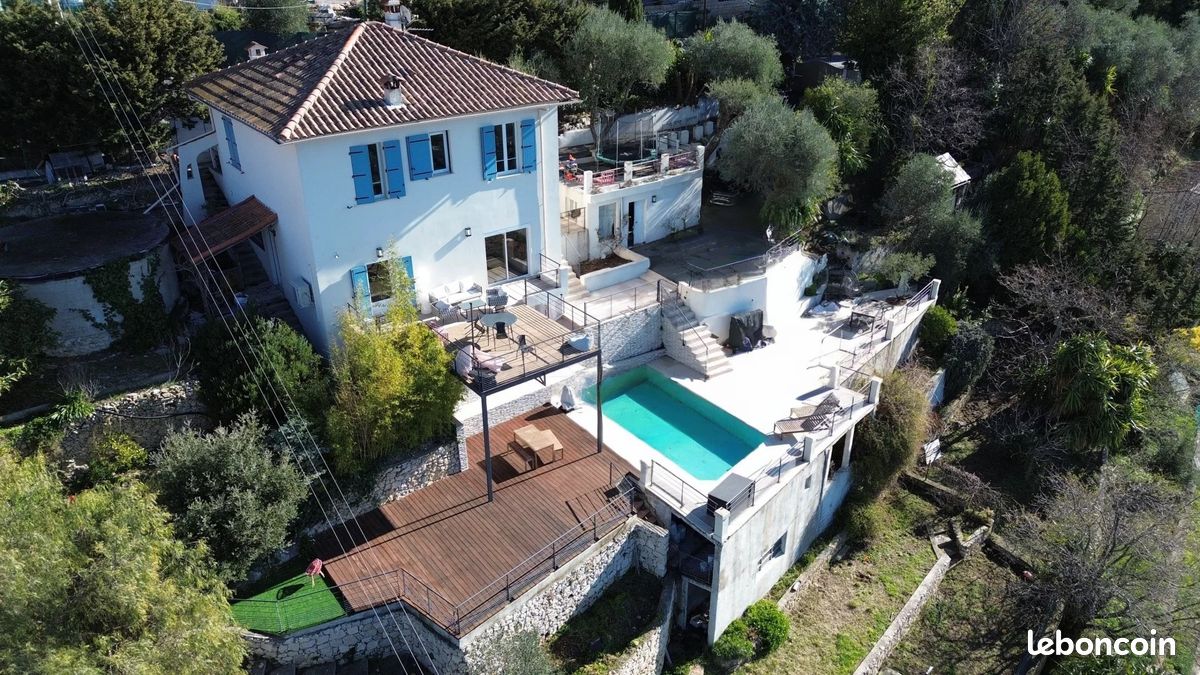 Maison 5 pièces 144 m² · à Aspremont · 144 m² · 1 090 000 €