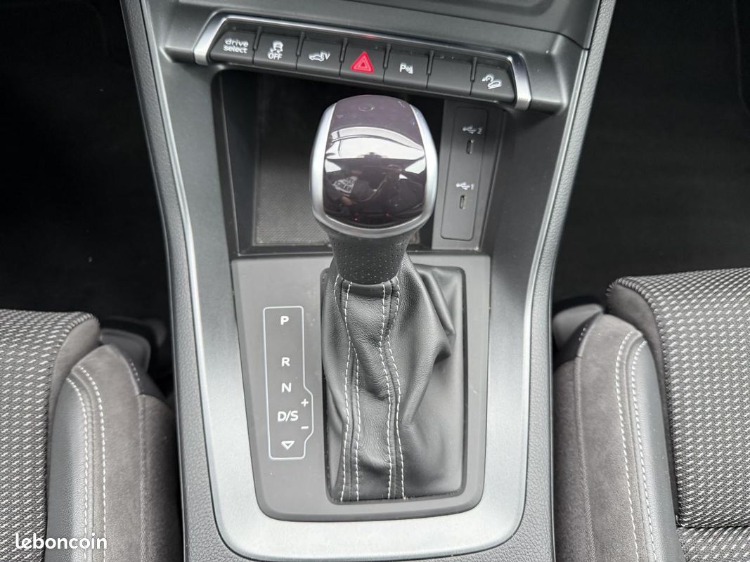 AUDI Q3 45 TFSIe 245 ch S tronic 6 S line (image 19)