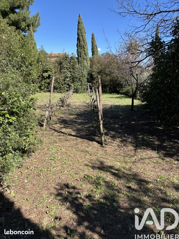 Terrain 1075 m² · à La Garde · 1 075 m² · 425 000 €