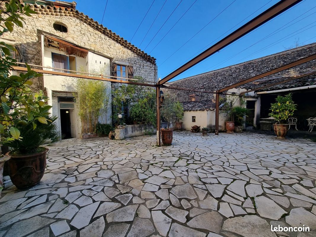 Maison 15 pièces 426 m² · à Anduze · 426 m² · 340 000 €