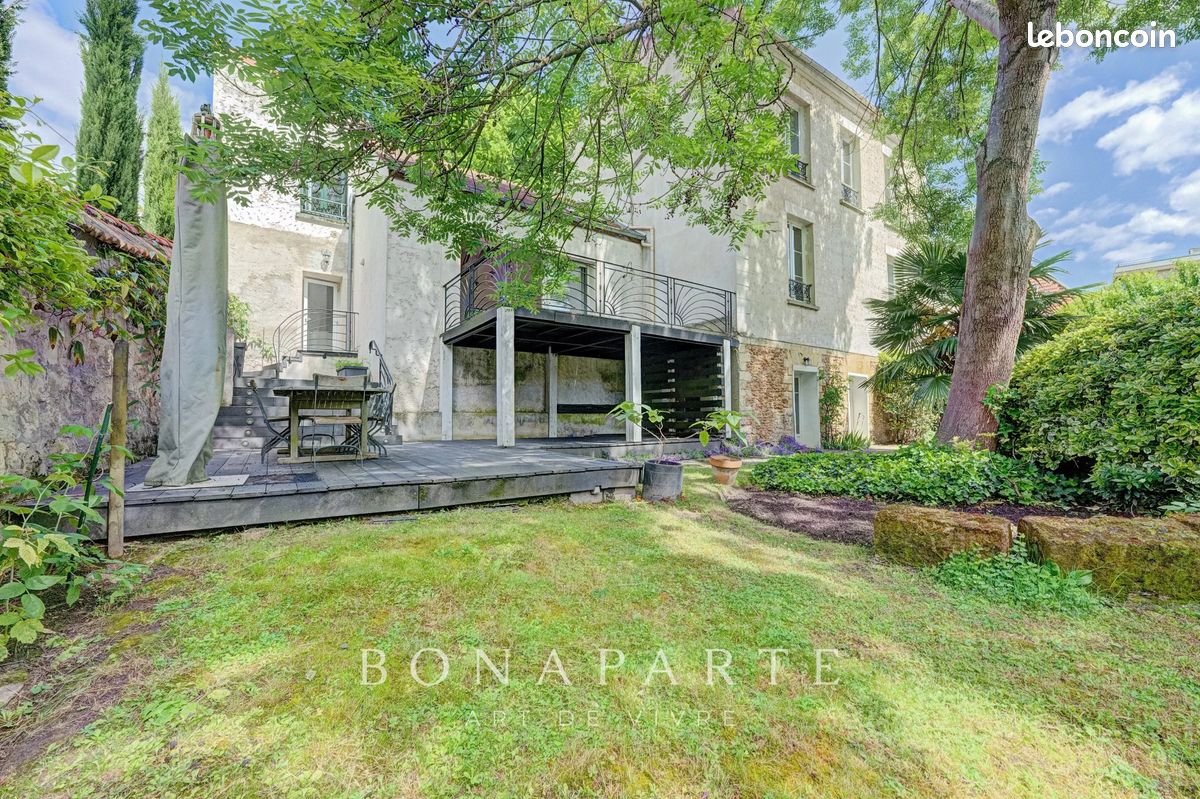 Maison 9 pièces 252 m² · à Rueil-Malmaison · 252 m² · 1 340 000 €