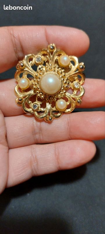 Collier Fantaisie Fausses Perles Blanches - Bijou élégant - Neuf Avec étiquettes