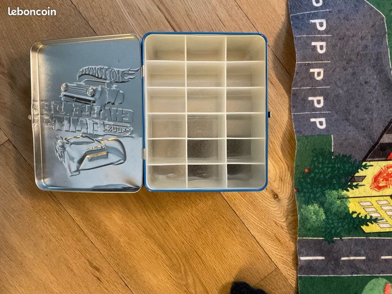 Edsnor Boîte De Rangement Garage à Voitures – Avec Tapis De Jeu Et Parking 3 Niveaux – Transport Facile (voitures Non Incluses)