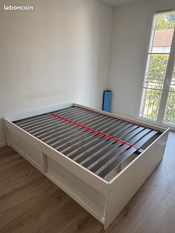 Vend lit + sommier 140x190 avec rangements (image 1)