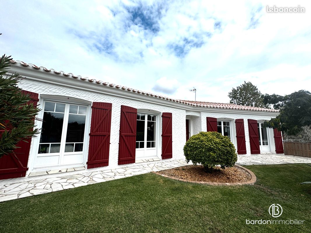 Maison 10 pièces 166 m² · à Le Perrier · 166 m² · 569 525 €