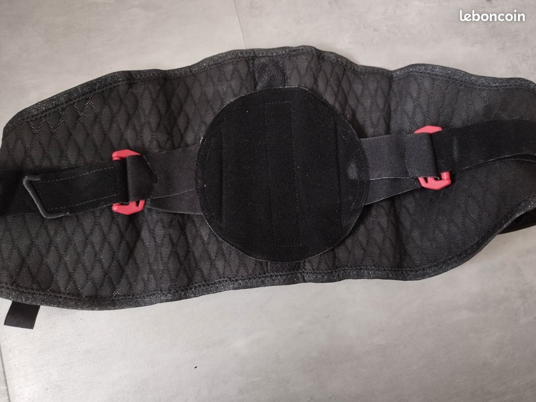Ceinture lombaire de maternité 
Taille ajustable, s'adapte à toutes les étapes de la grossesse 
Baleines dorsales pour soutenir la zone lombaire 
Bande amovible de soutien abdominal.
Achetée 49,9 (image 4)