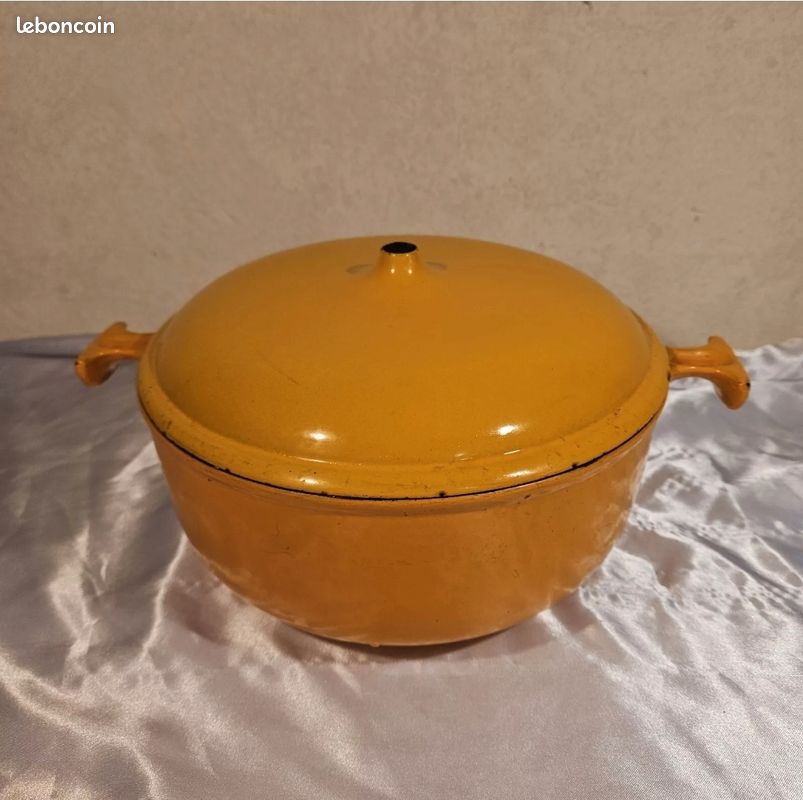 le Creuset the Mama Enzo Mari - enamelled cast iron