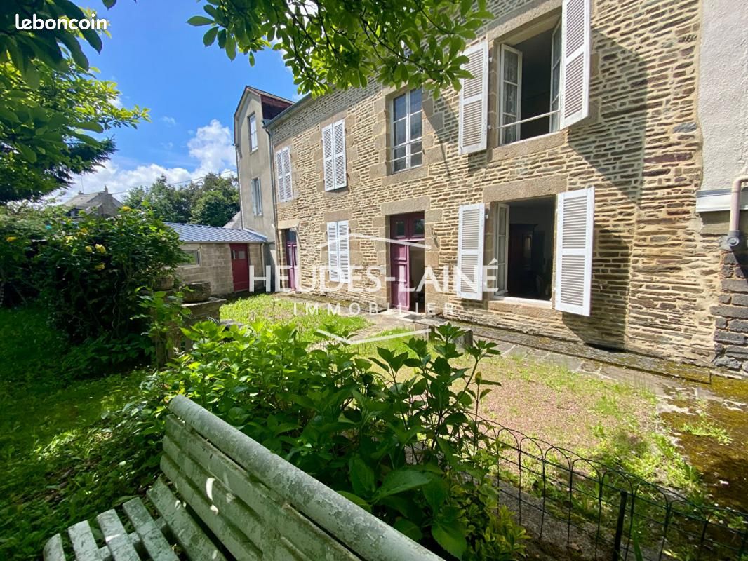 Maison 10 pièces 177 m² · à Saint-Hilaire-du-Harcouët · 177 m² · 143 500 €