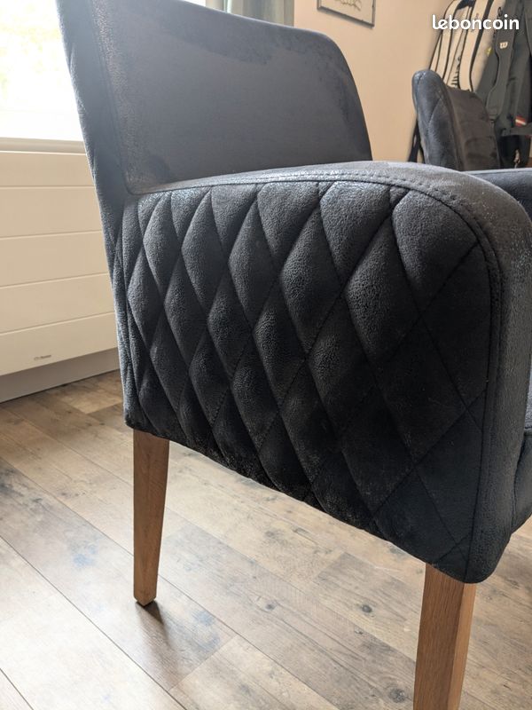 Fauteuils capitonnés marron (image 6)