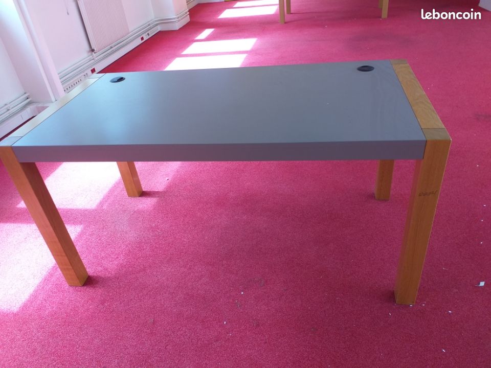 Bureau (image 1)