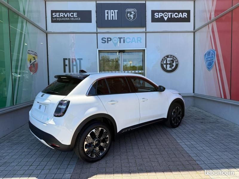 Fiat 600 e 156ch 54kWh La Prima (Certinergy 6100 déduit) (image 4)