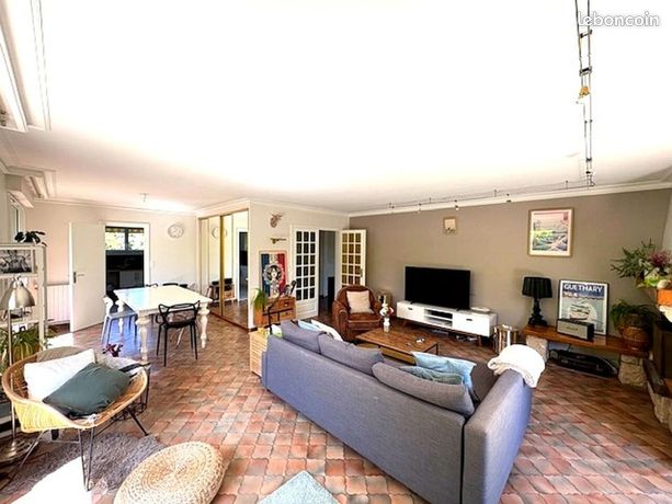Maison 9 pièces 195 m² — 2